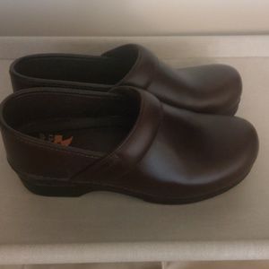 Dansko xp clog mule